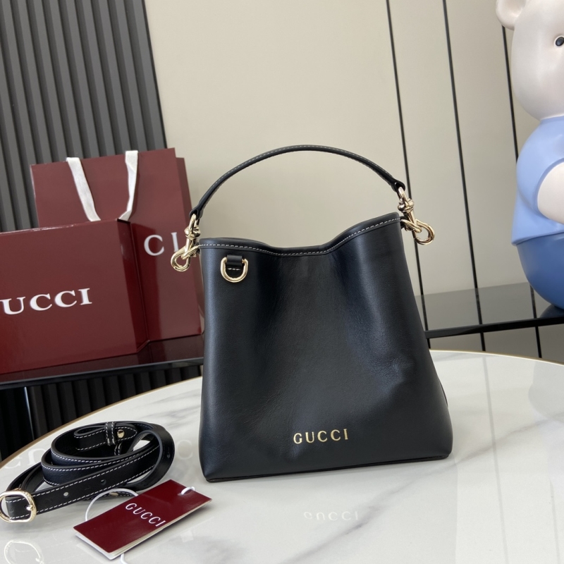 G*u*i bucket bags